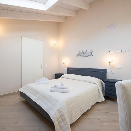 Villino Micol Camere A Due Passi Dal Mare 마리나 디 카라라 외부 사진