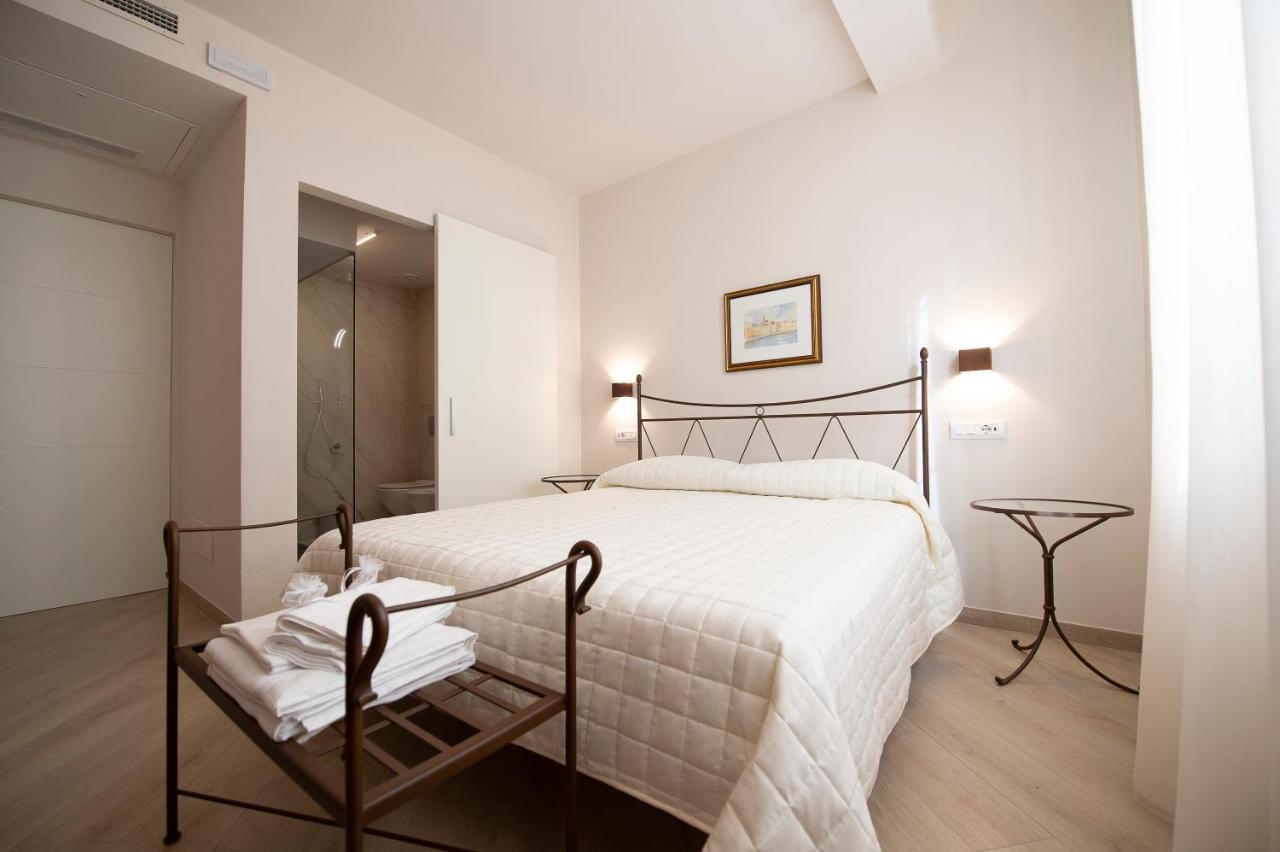 Villino Micol Camere A Due Passi Dal Mare 마리나 디 카라라 외부 사진